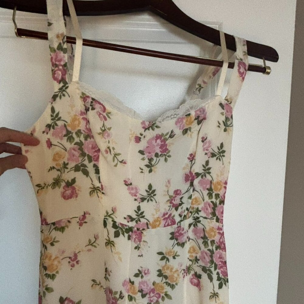 Reformation White Pink Floral Maxi Dress with Lace Details Size 0 (XS) - Picture 4 of 9